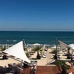 White Tower Va Mamaia