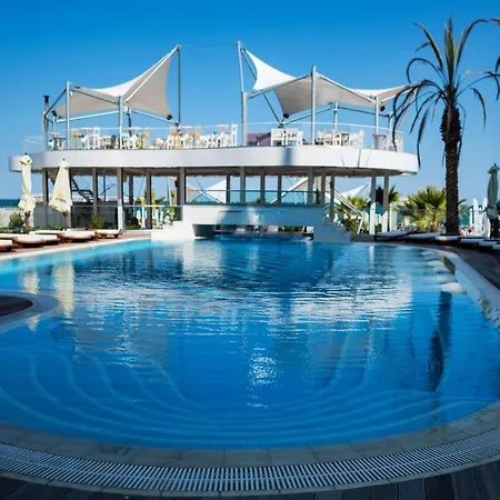 White Tower Va Mamaia