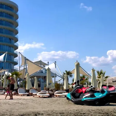 Apartment White Tower Va Mamaia