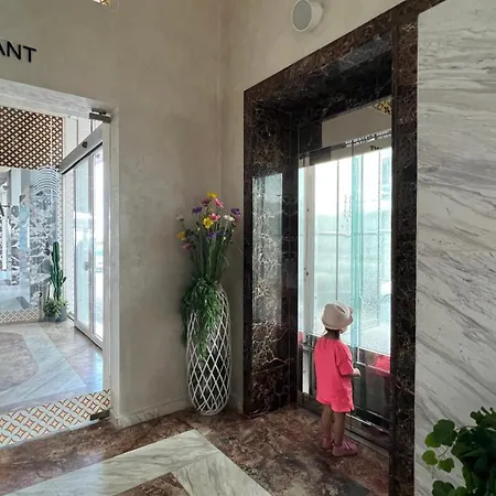 White Tower Va Apartman