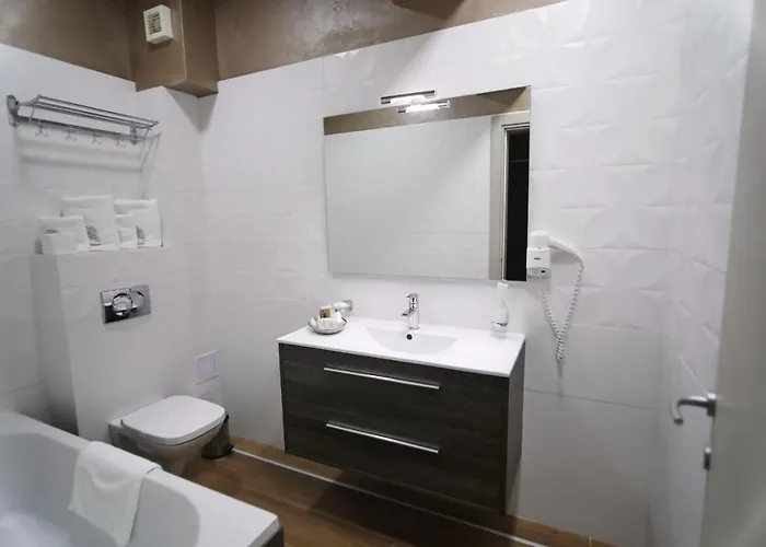 アパート White Tower Va