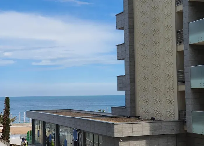 White Tower Va * Mamaia