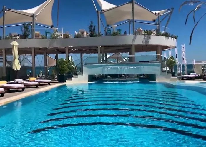 Apartment White Tower Va Mamaia