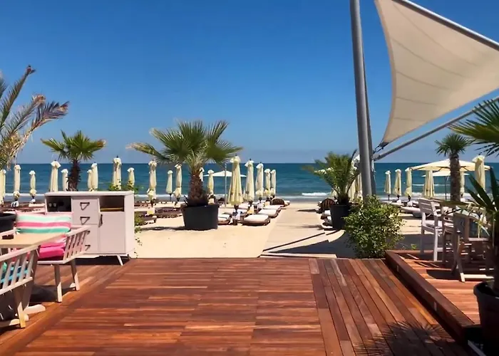 White Tower Va * Mamaia