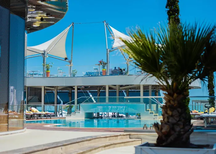 アパート White Tower Va